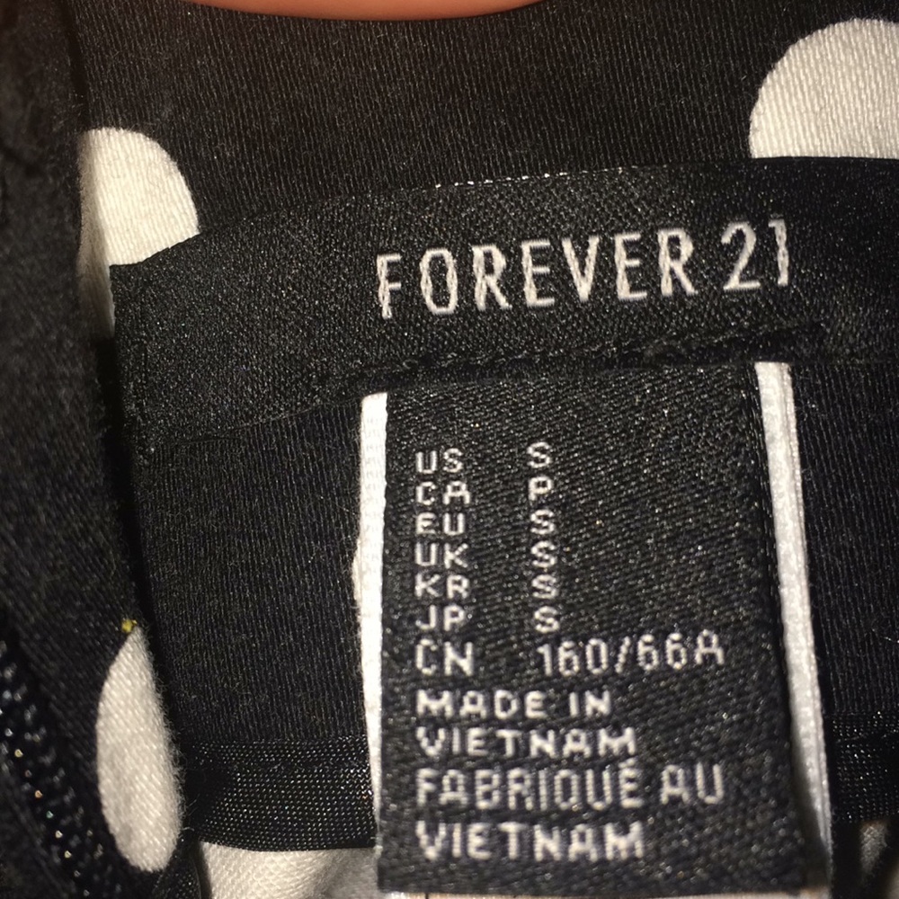 Shorts - Picture 3 of 3